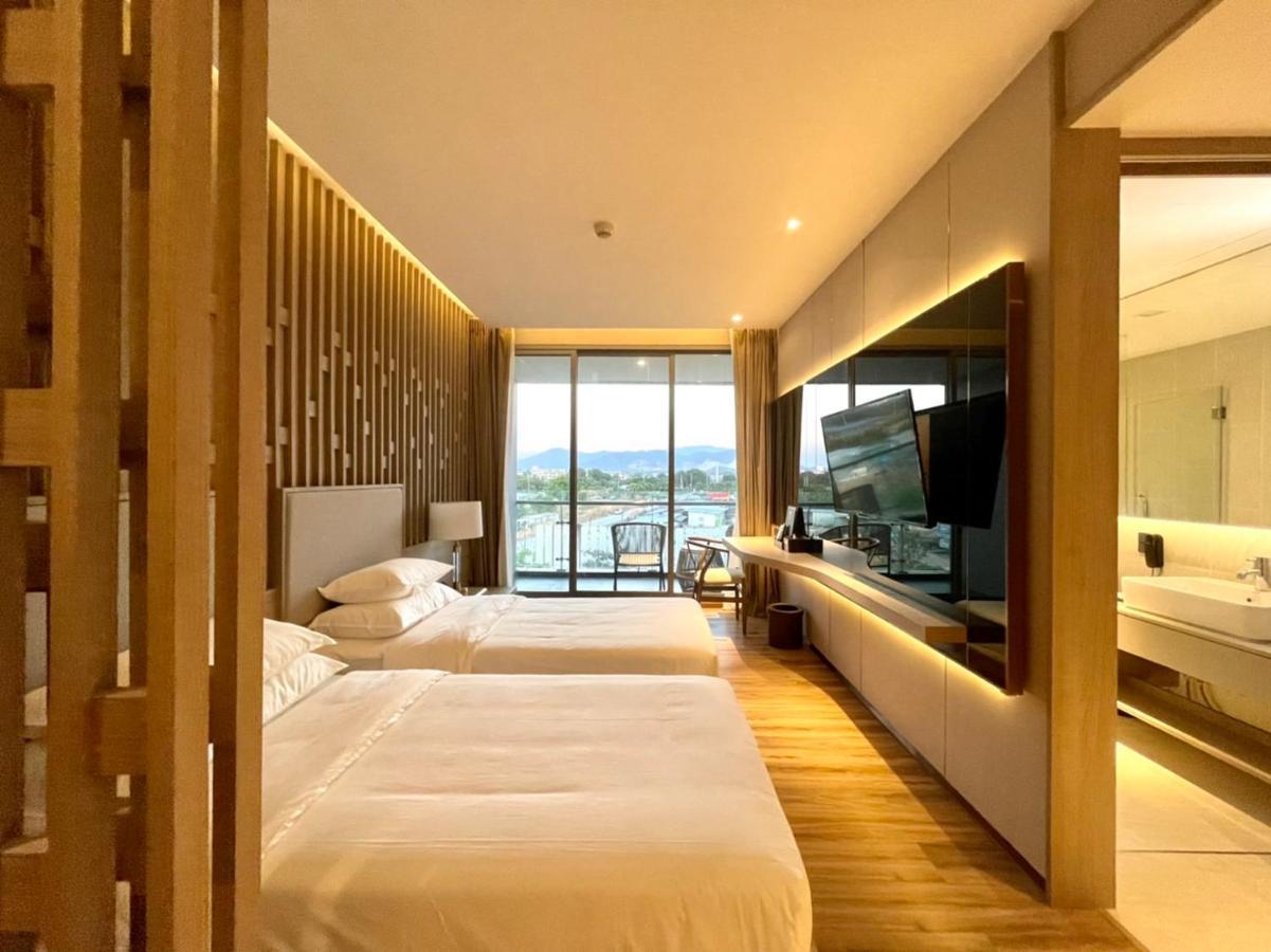 Symphony Of The Sea Hotel Bang Saen Exterior photo