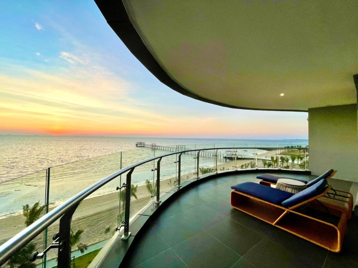 Symphony Of The Sea Hotel Bang Saen Exterior photo